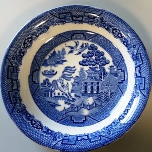 Blue Willow Salad Bowl 7 3/4 inch diameter